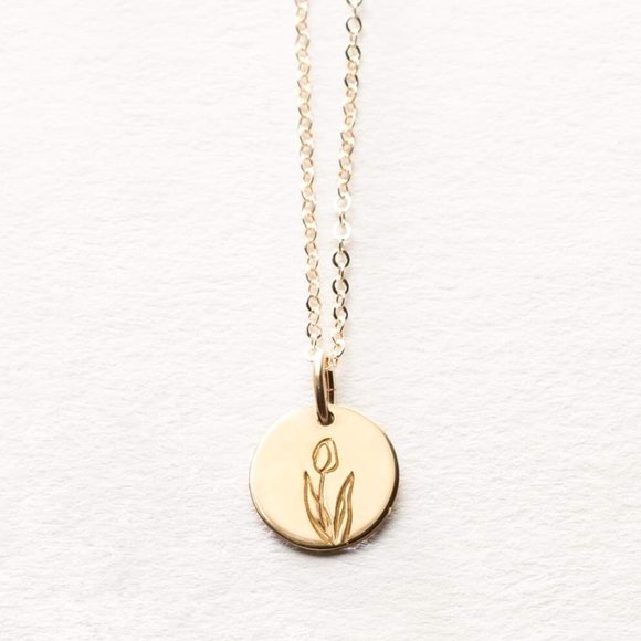 Tulip July Birth Flower Minimalist Charm Necklace - Picture 5 of 16